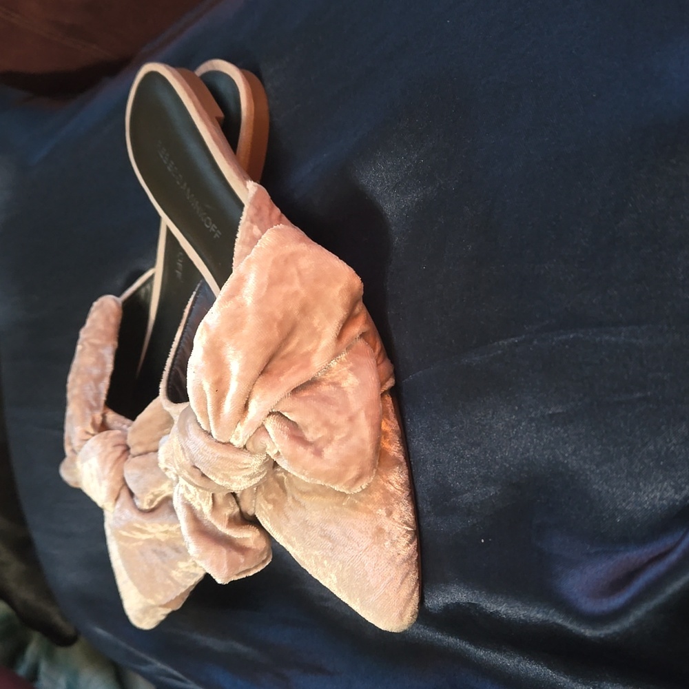 Sz 7 Rose Crushed Velvet Rebecca Minkoff Mules - Picture 2 of 6